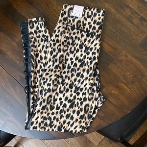 Victoria Secrets Ultra High Rise Leopard Leggings NWT Sz16 27” inseam